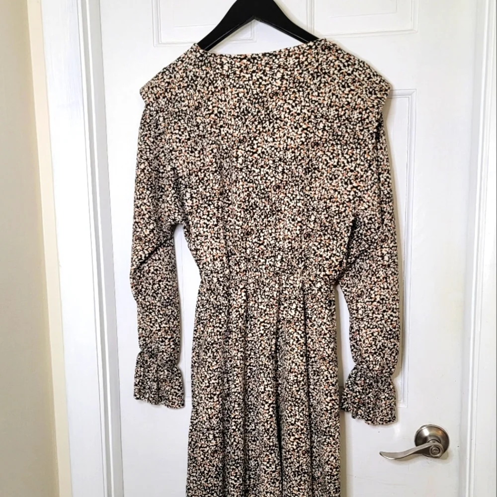 Zara Textured Dress With Ruffles TRF. M. - Picture 8 of 8